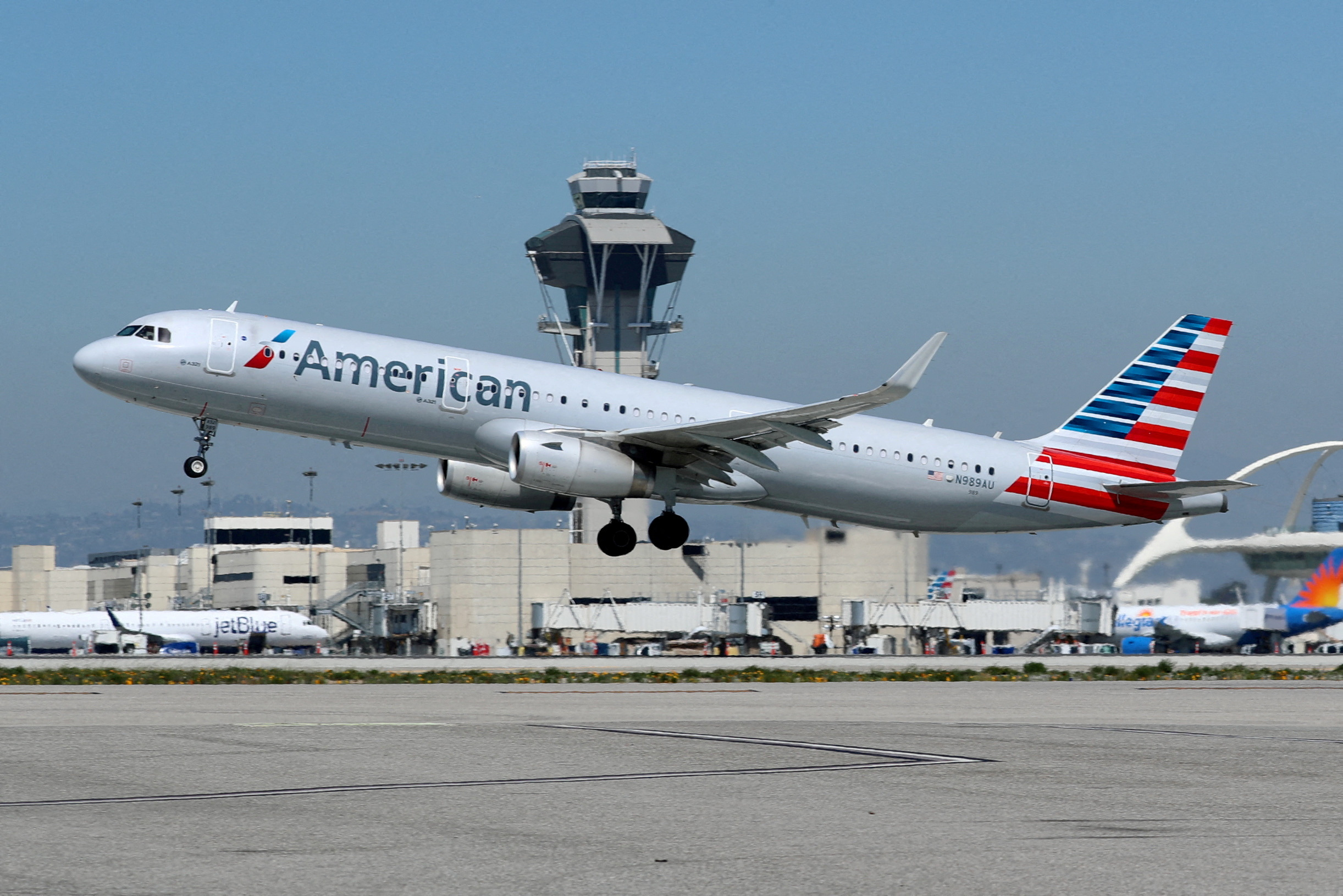 В США собираются бастовать пилоты авиакомпании American Airlines