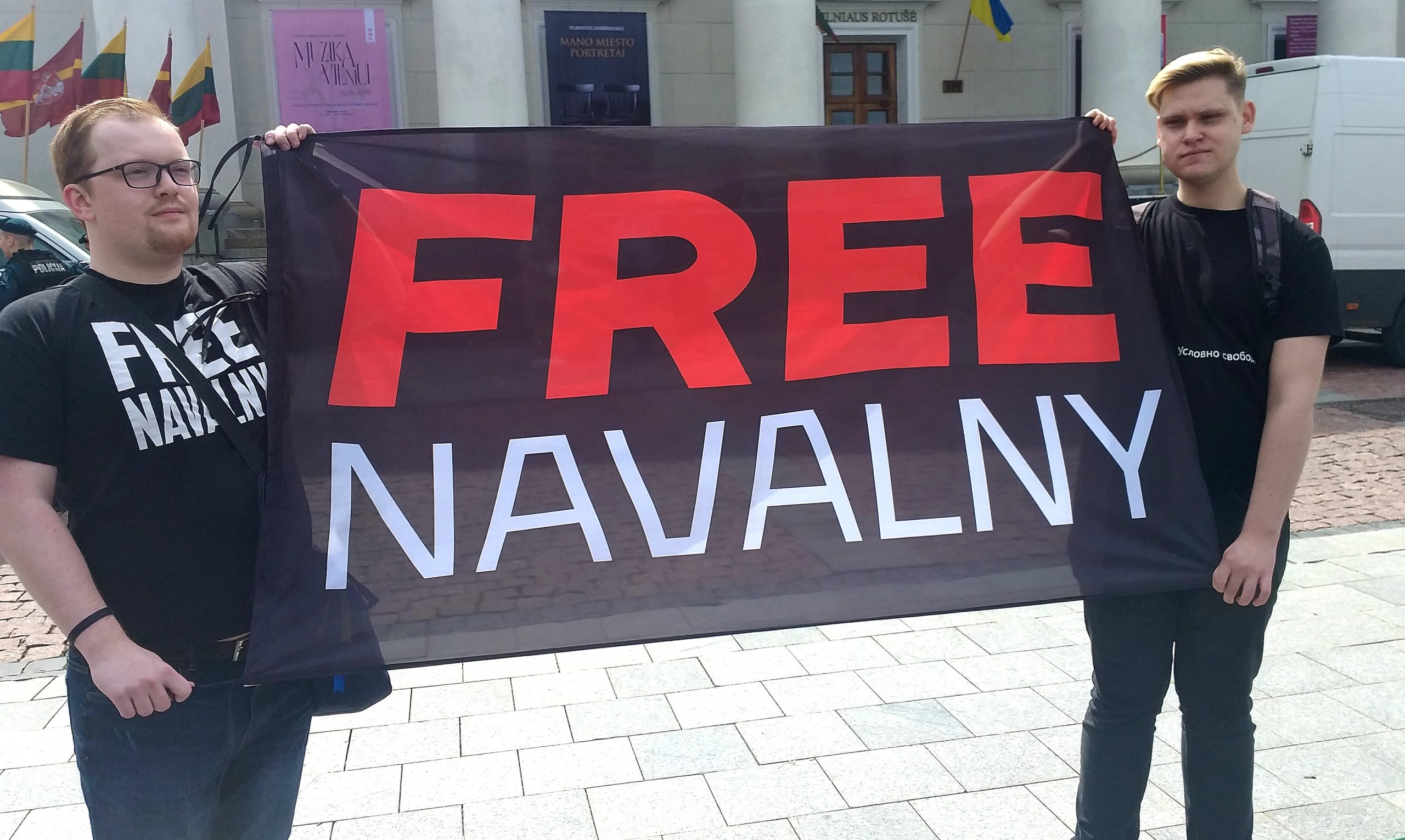 Россияне за рубежом провели акции солидарности с Алексеем Навальным и другими политзаключенными