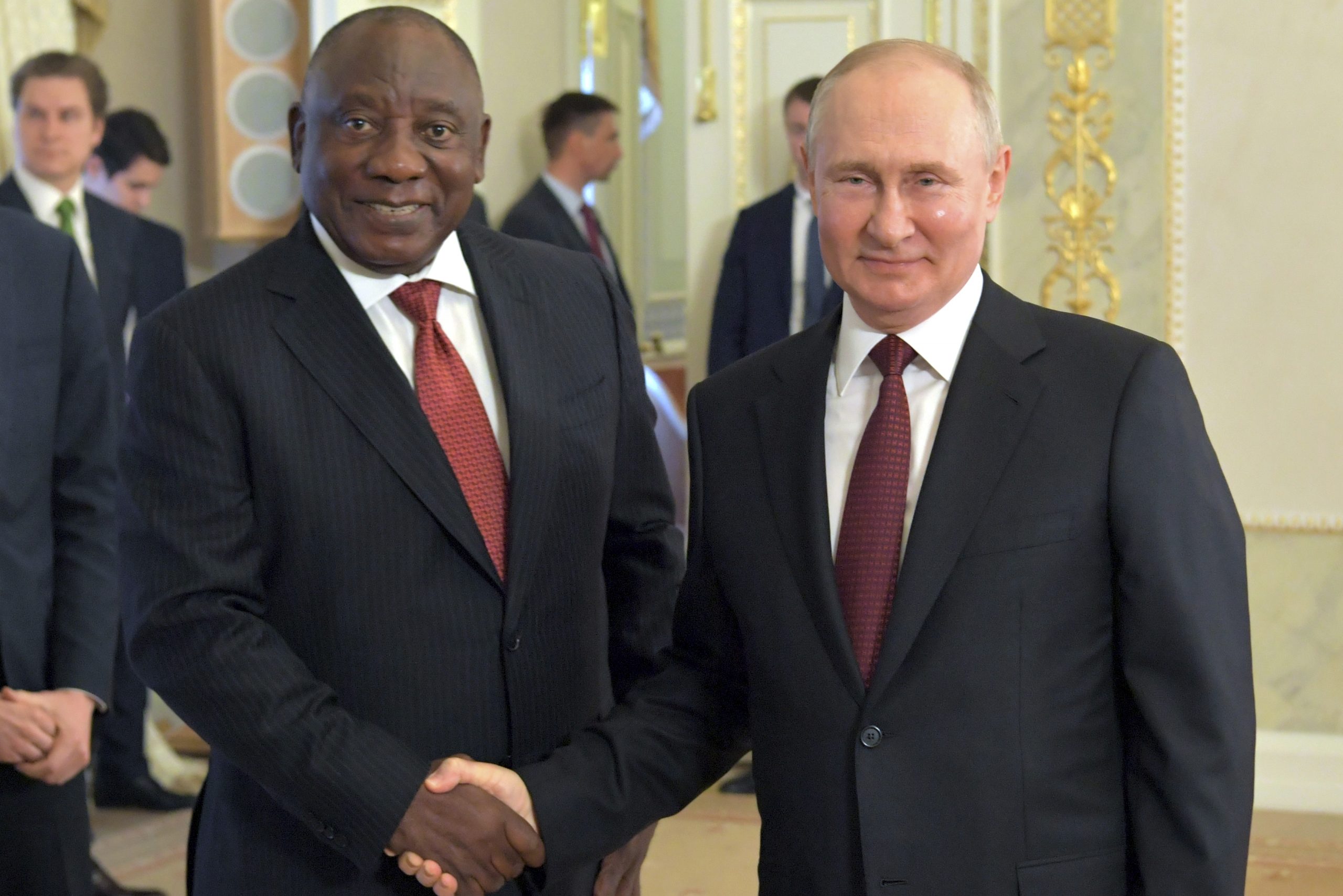 Президент ЮАР попросил у МУС разрешения не арестовывать Путина