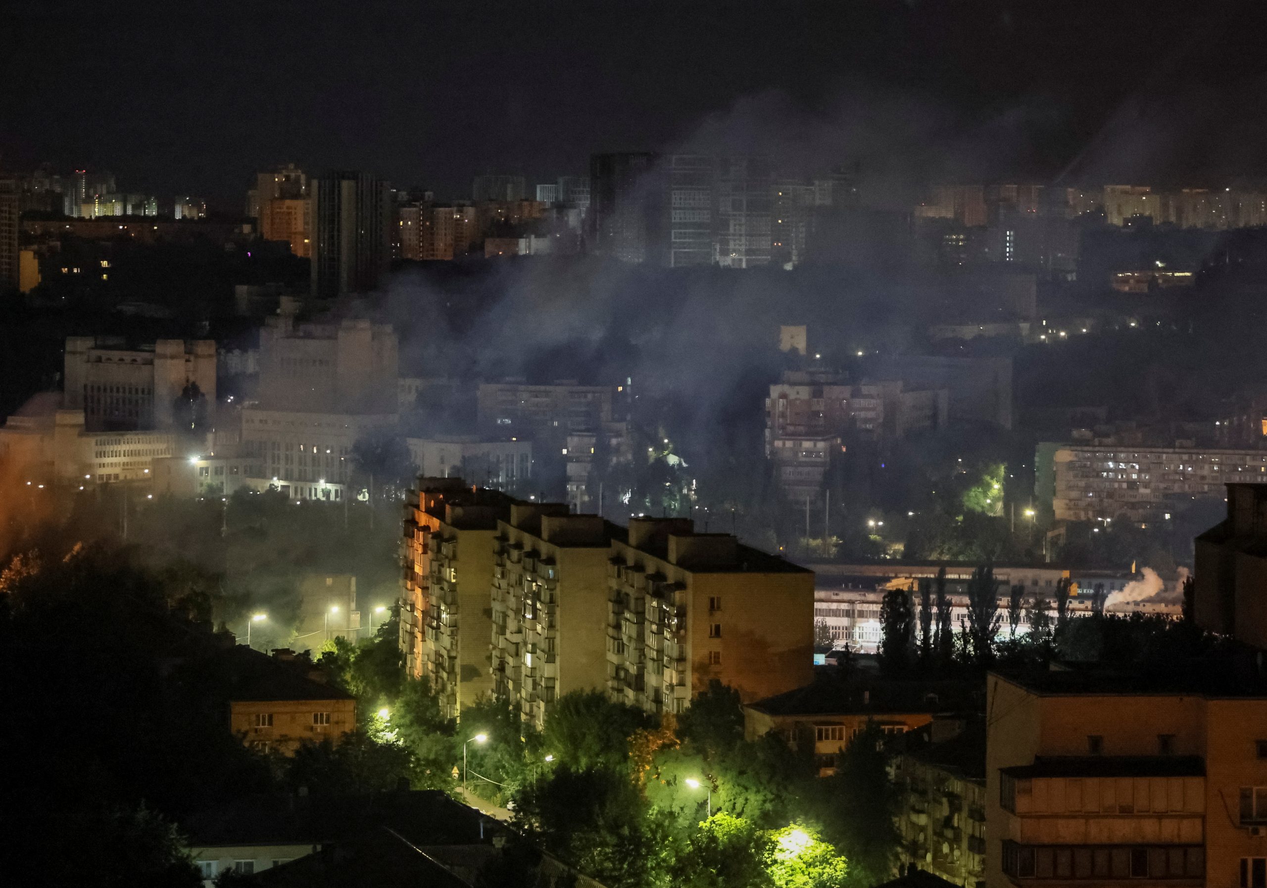 Российские войска обстреливают Киев третий день подряд